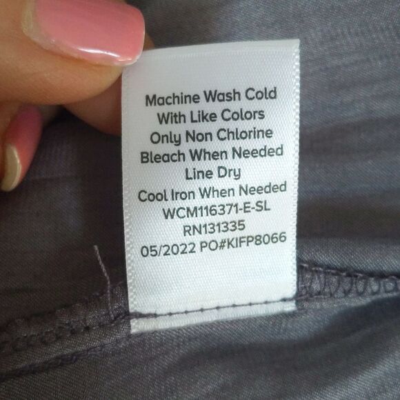 Evereve NWT Elise Hammered Satin Tank top in shale (grey/lavender) S - Picture 10 of 10